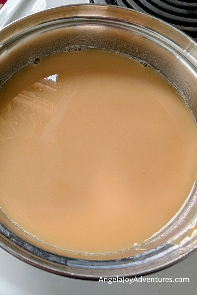 melting lard and peanut butter for making suet at home